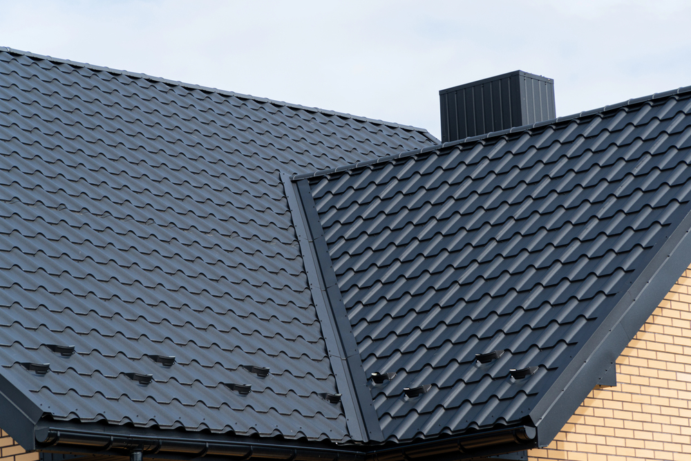 15 Essential Metal Roof Maintenance Tips For Longevity